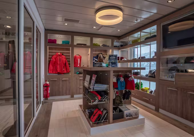 Ocean Albatros shop 