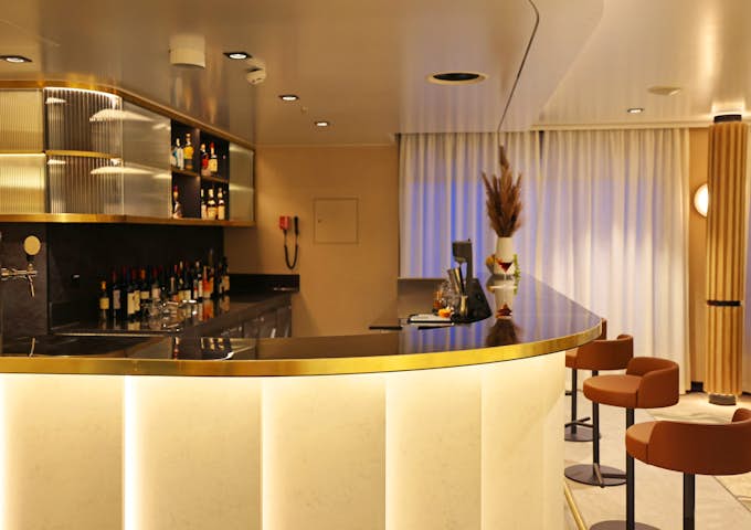The SH Minerva expedition ship's Observation Lounge bar