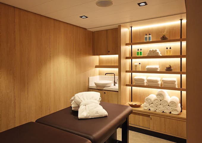 The SH Minerva expedition ship's spa