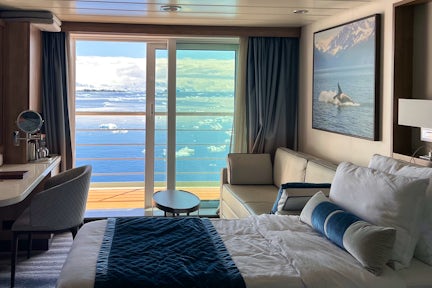 Balcony cabin