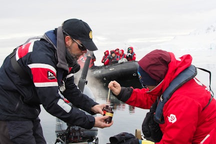 Citizen science 